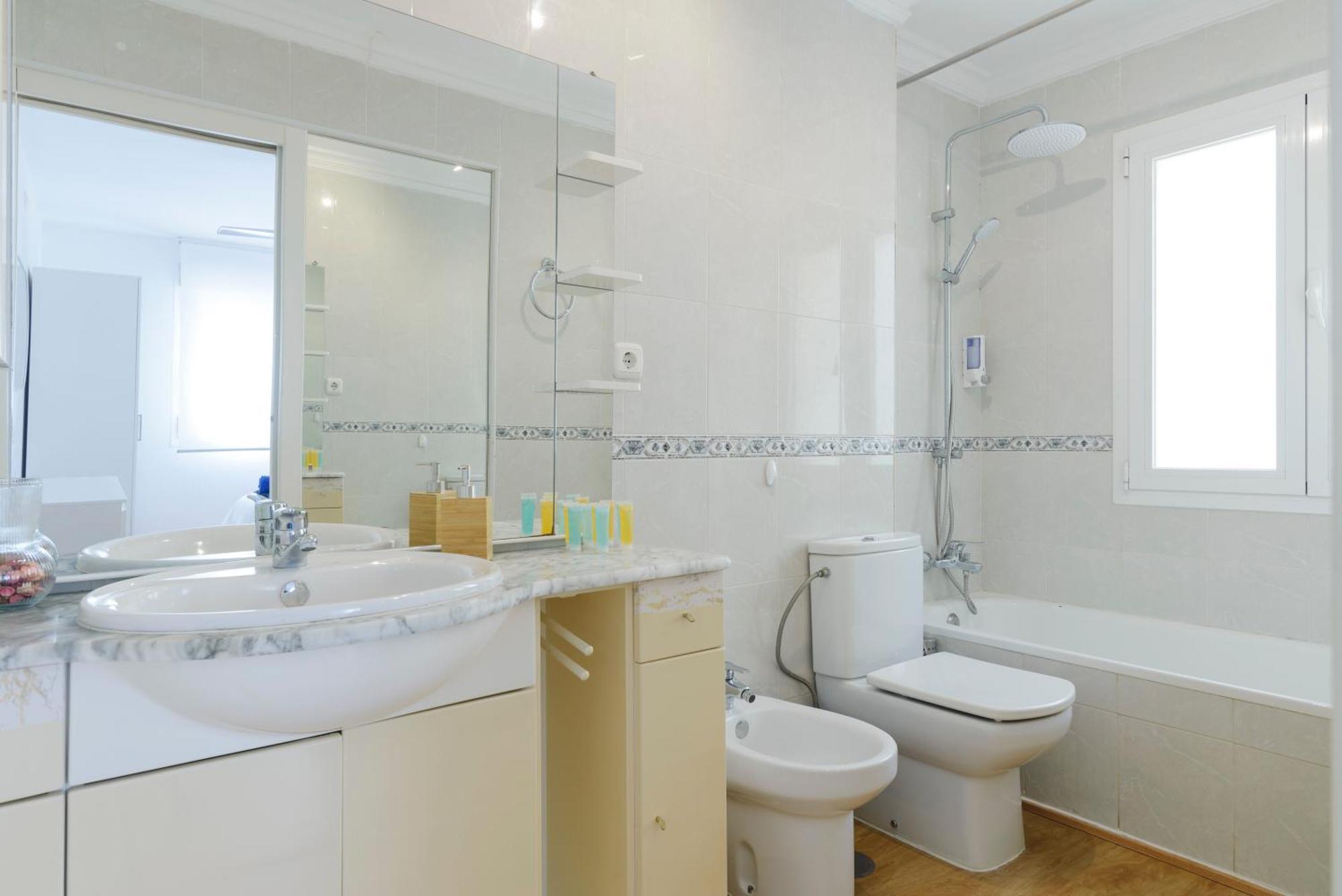 Sea Front Apartment In Marbella Center Ngoại thất bức ảnh