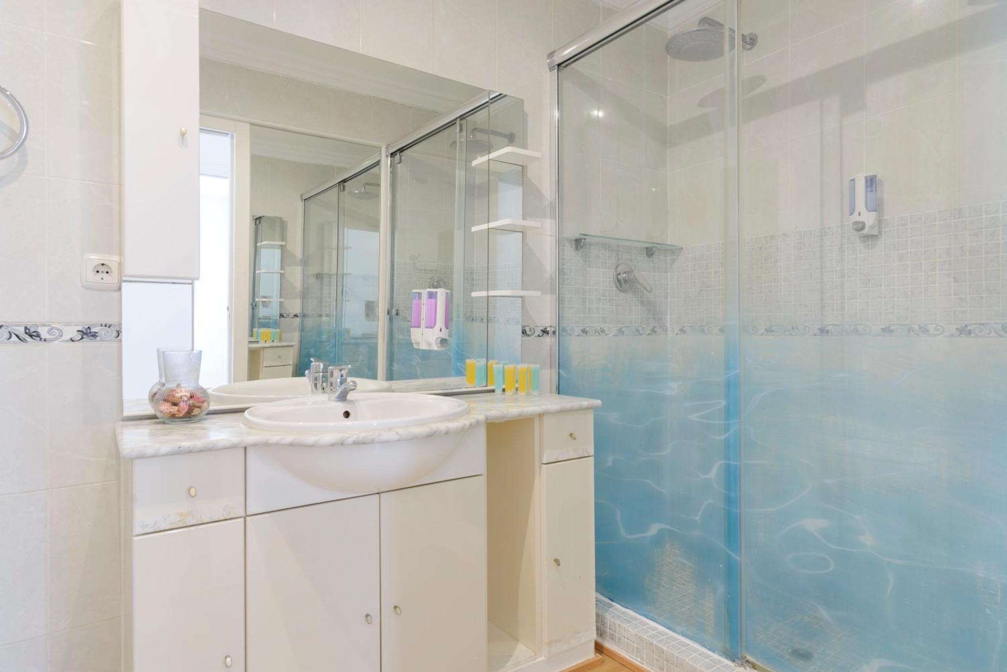 Sea Front Apartment In Marbella Center Ngoại thất bức ảnh