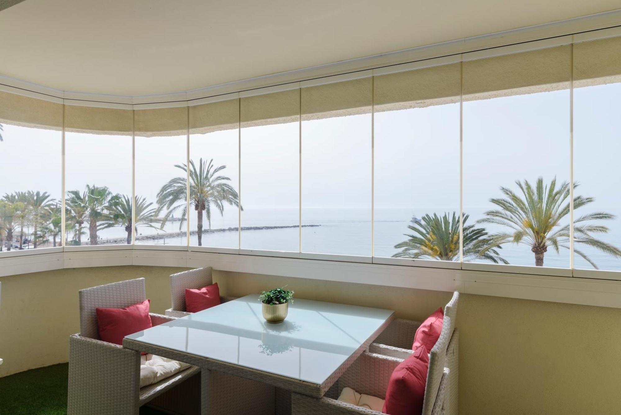 Sea Front Apartment In Marbella Center Ngoại thất bức ảnh