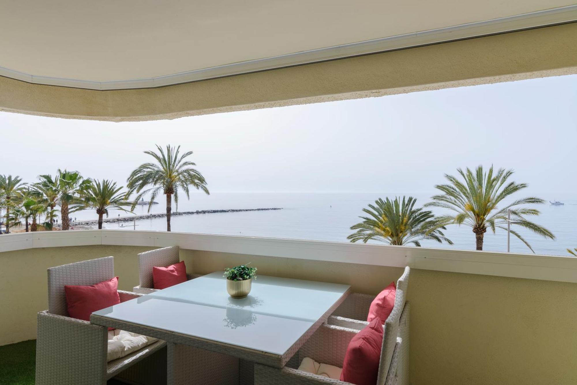 Sea Front Apartment In Marbella Center Ngoại thất bức ảnh
