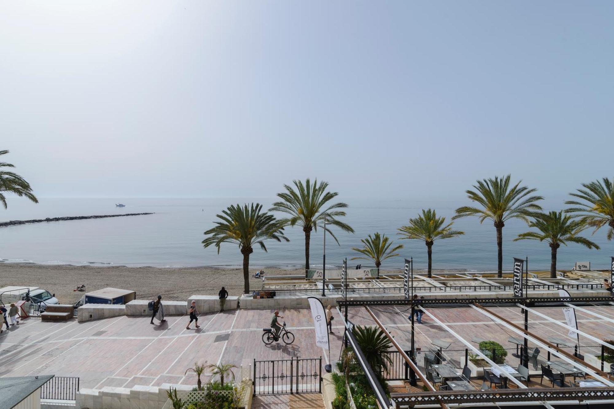 Sea Front Apartment In Marbella Center Ngoại thất bức ảnh